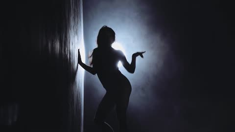 sexy-woman-dancing